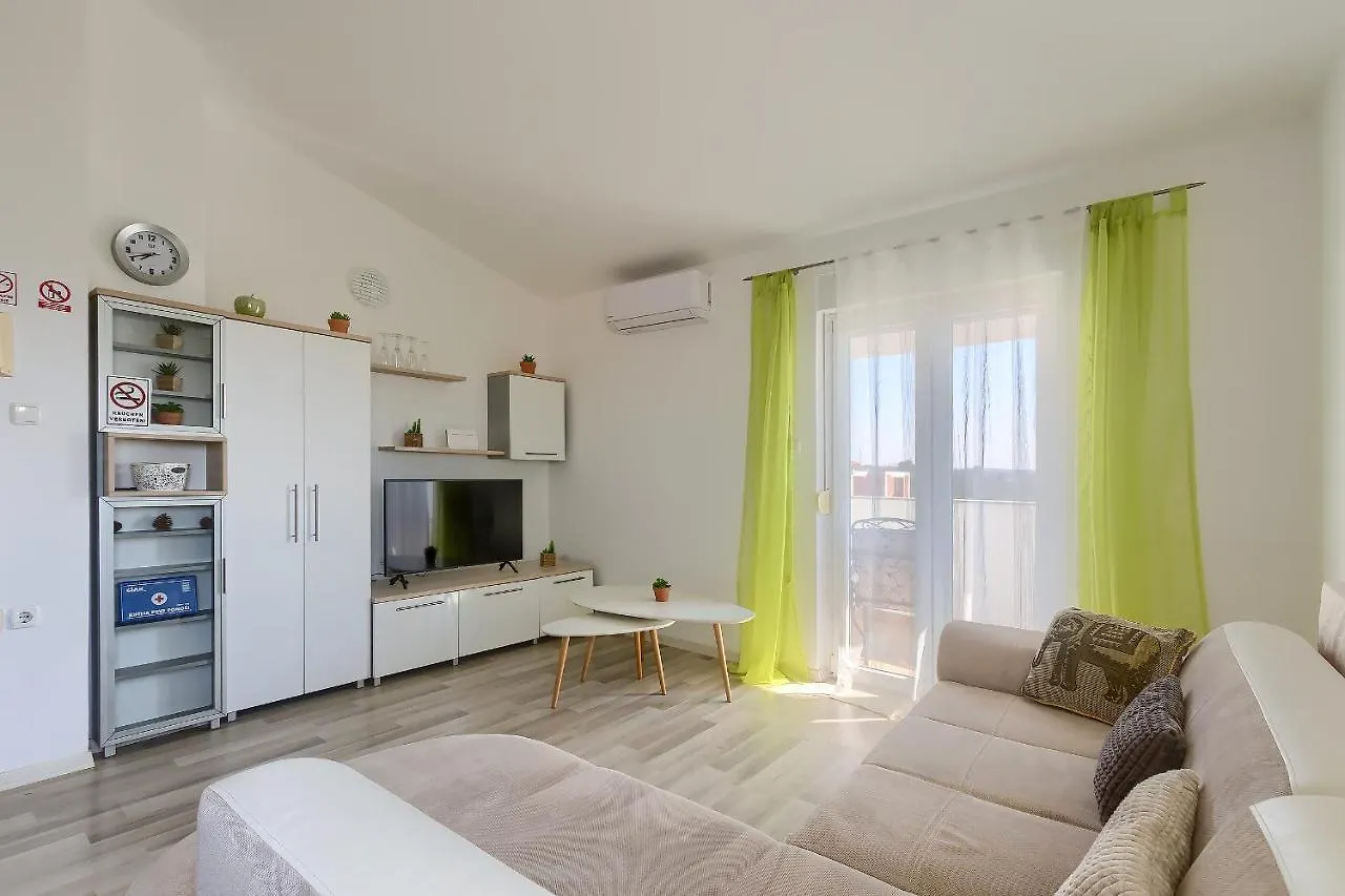 Apartment Marija Fazana 0*,  Croatia